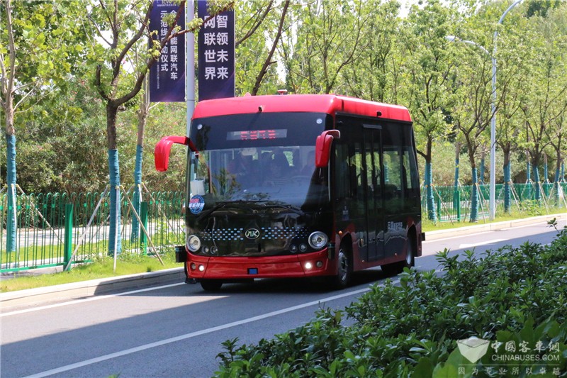 安凱無人駕駛客車投入開放道路運(yùn)行