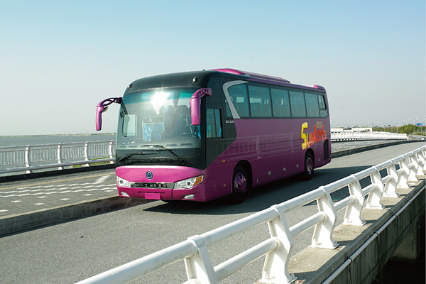 申龍SLK6118S5A3客車（柴油國(guó)四24-53座）