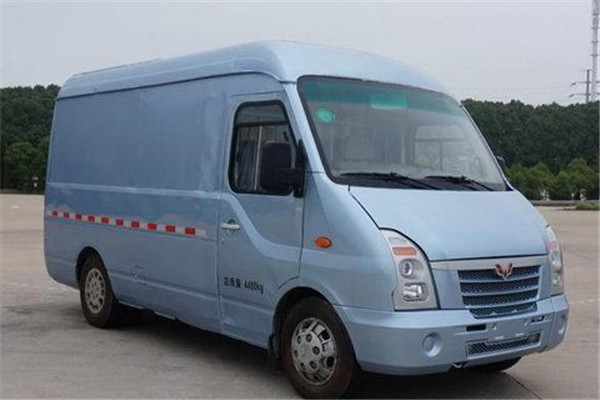 五菱GL5042XXY廂式運(yùn)輸車(chē)（柴油國(guó)六3座）