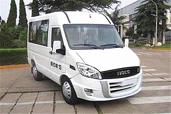 南京依維柯NJ6495DC客車（柴油國五10-13座）