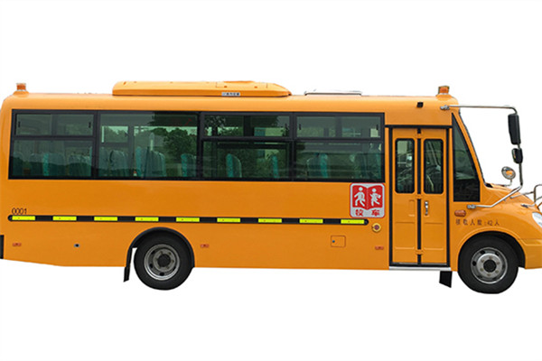 華新HM6760XFD5XN幼兒專用校車（柴油國(guó)五33-42座）